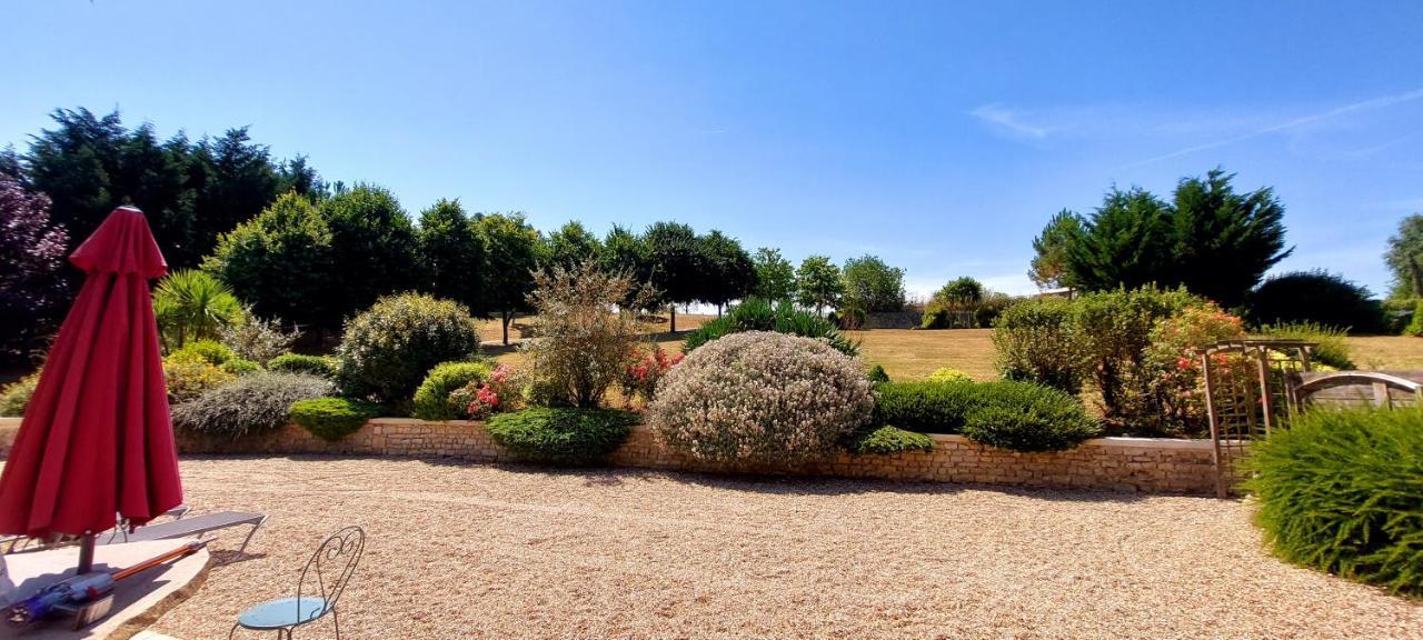 Le Domaine Des Roseraies Monfreville Luaran gambar