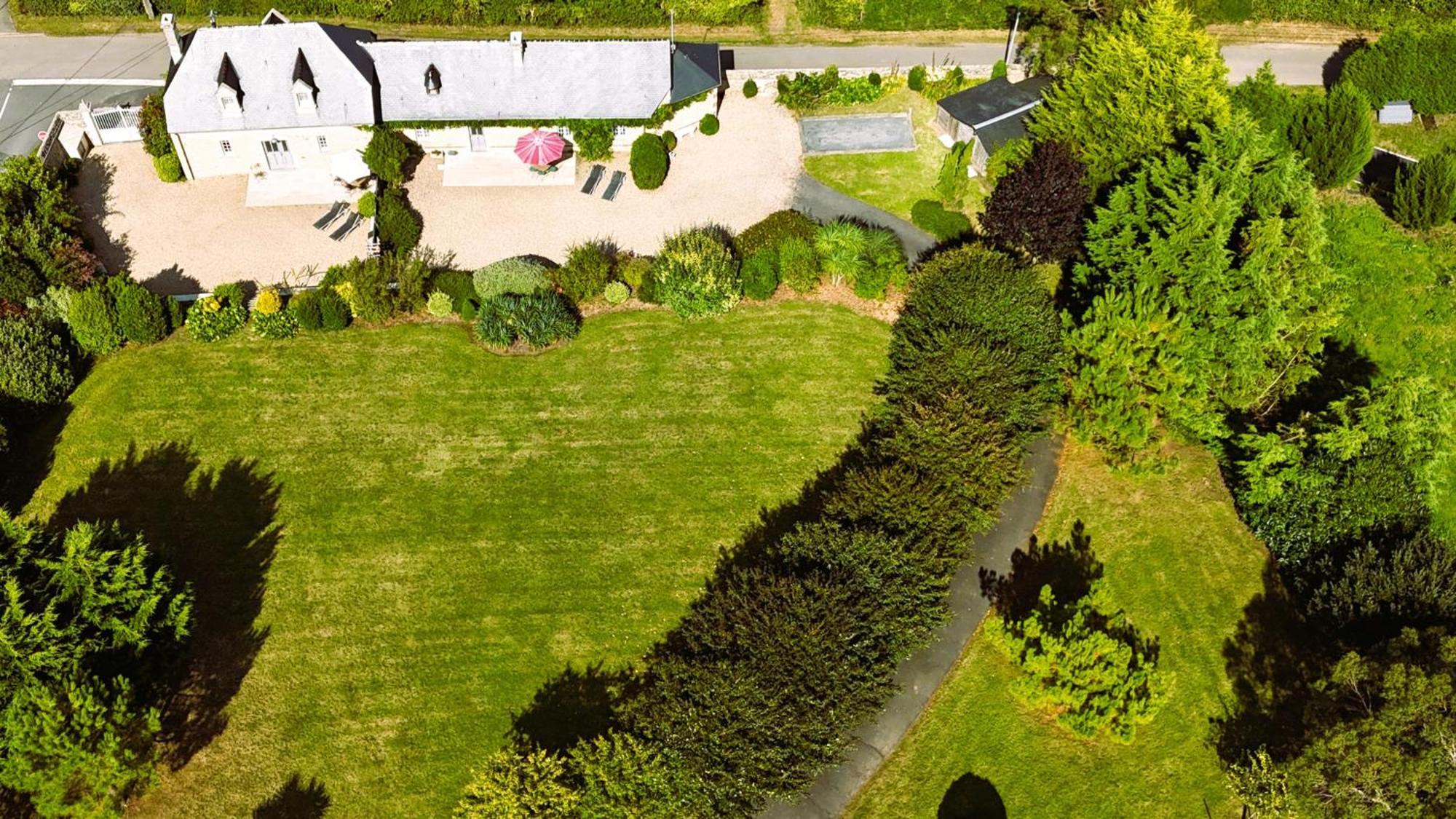 Le Domaine Des Roseraies Monfreville Luaran gambar
